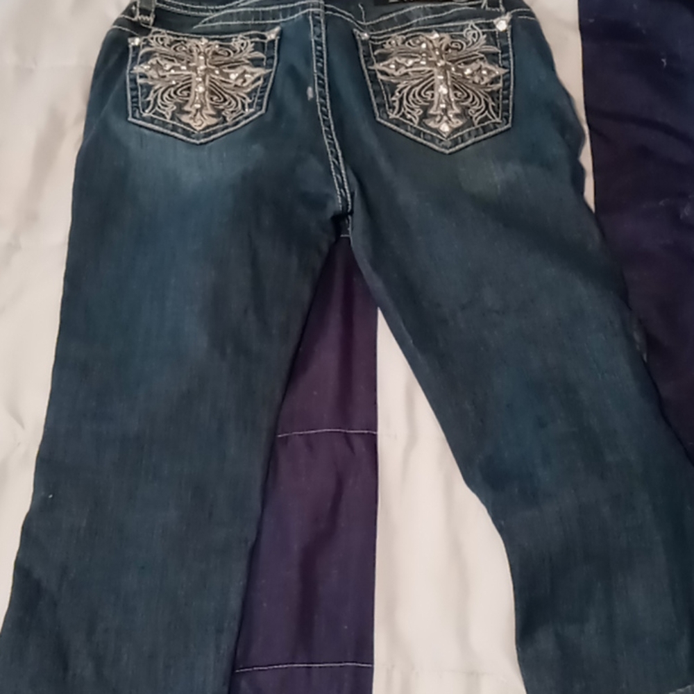 Capris - Picture 3 of 5